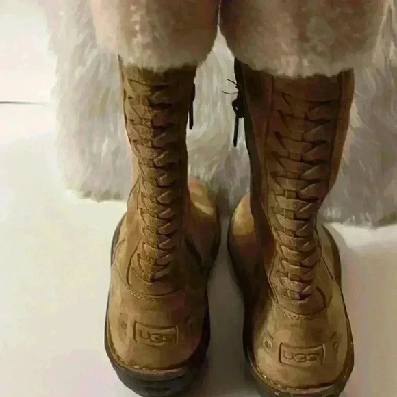 UGG Australian Karyn Cuff SheepSkin Boot, Size 8, Hand Woven Braided Det… - Picture 6 of 8